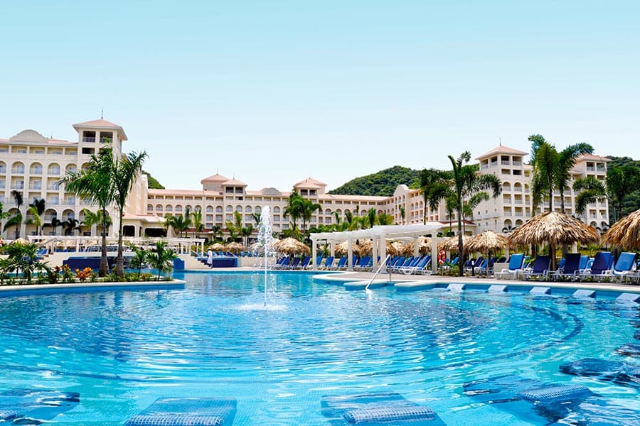 Taxi in Riu Palace